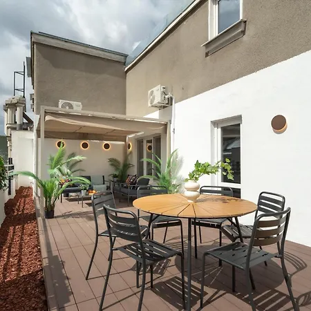 Interbelic Rooftop | 3bdr * Bukurešť