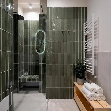 Interbelic Rooftop | 3bdr Apartmán *