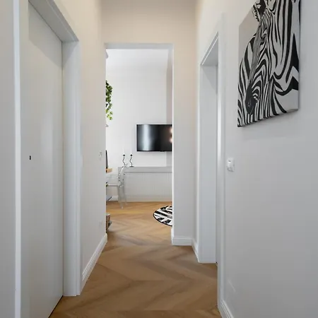 Interbelic Rooftop | 3bdr Apartmán Bukurešť