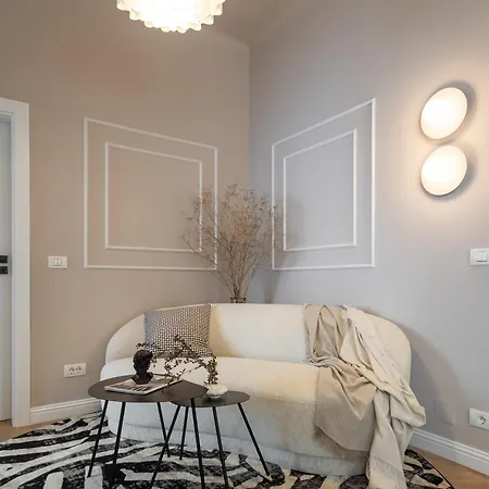 Interbelic Rooftop | 3bdr Apartmán *
